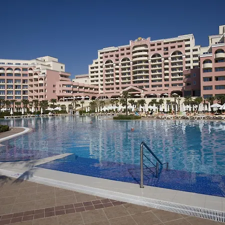 Üdülőközpont Majestic 4*